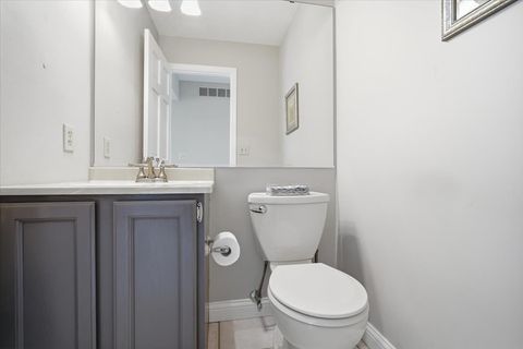 Tiny photo for 211 Lake Shore Circle, Bloomington, IL 61704 (MLS # 12592632)