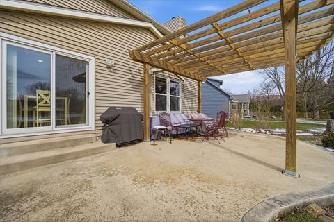 Tiny photo for 211 Lake Shore Circle, Bloomington, IL 61704 (MLS # 12592632)