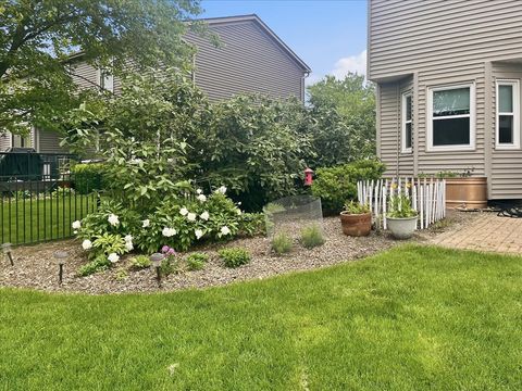 Tiny photo for 211 Lake Shore Circle, Bloomington, IL 61704 (MLS # 12592632)