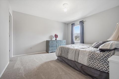 Tiny photo for 211 Lake Shore Circle, Bloomington, IL 61704 (MLS # 12592632)