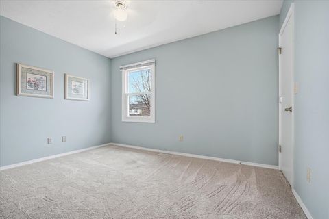 Tiny photo for 211 Lake Shore Circle, Bloomington, IL 61704 (MLS # 12592632)