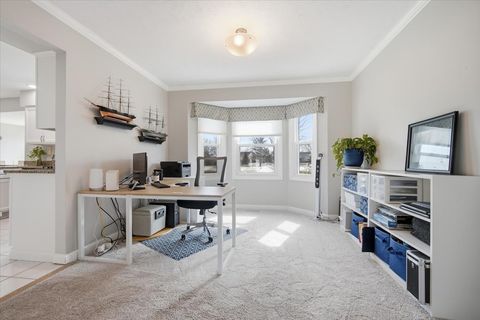 Tiny photo for 211 Lake Shore Circle, Bloomington, IL 61704 (MLS # 12592632)