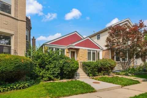 Tiny photo for 5848 N Virginia Avenue, Chicago, IL 60659 (MLS # 12488117)
