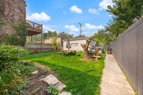 Tiny photo for 5848 N Virginia Avenue, Chicago, IL 60659 (MLS # 12488117)