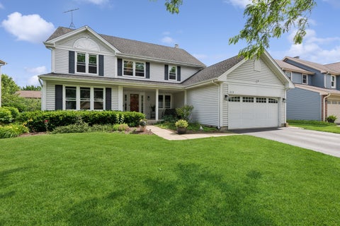 Photo of 313 RICHMOND Lane, Vernon Hills, IL 60061 (MLS # 12659880)