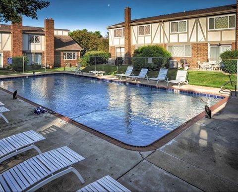 Tiny photo for 1260 Briarwood Lane #58, Libertyville, IL 60048 (MLS # 12603638)