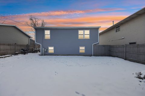 Tiny photo for 410 W Riverside Drive, Lakemoor, IL 60051 (MLS # 12609467)