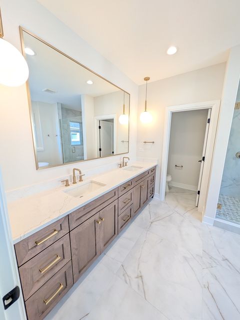 Tiny photo for 722 S Berkley Avenue, Elmhurst, IL 60126 (MLS # 12577464)