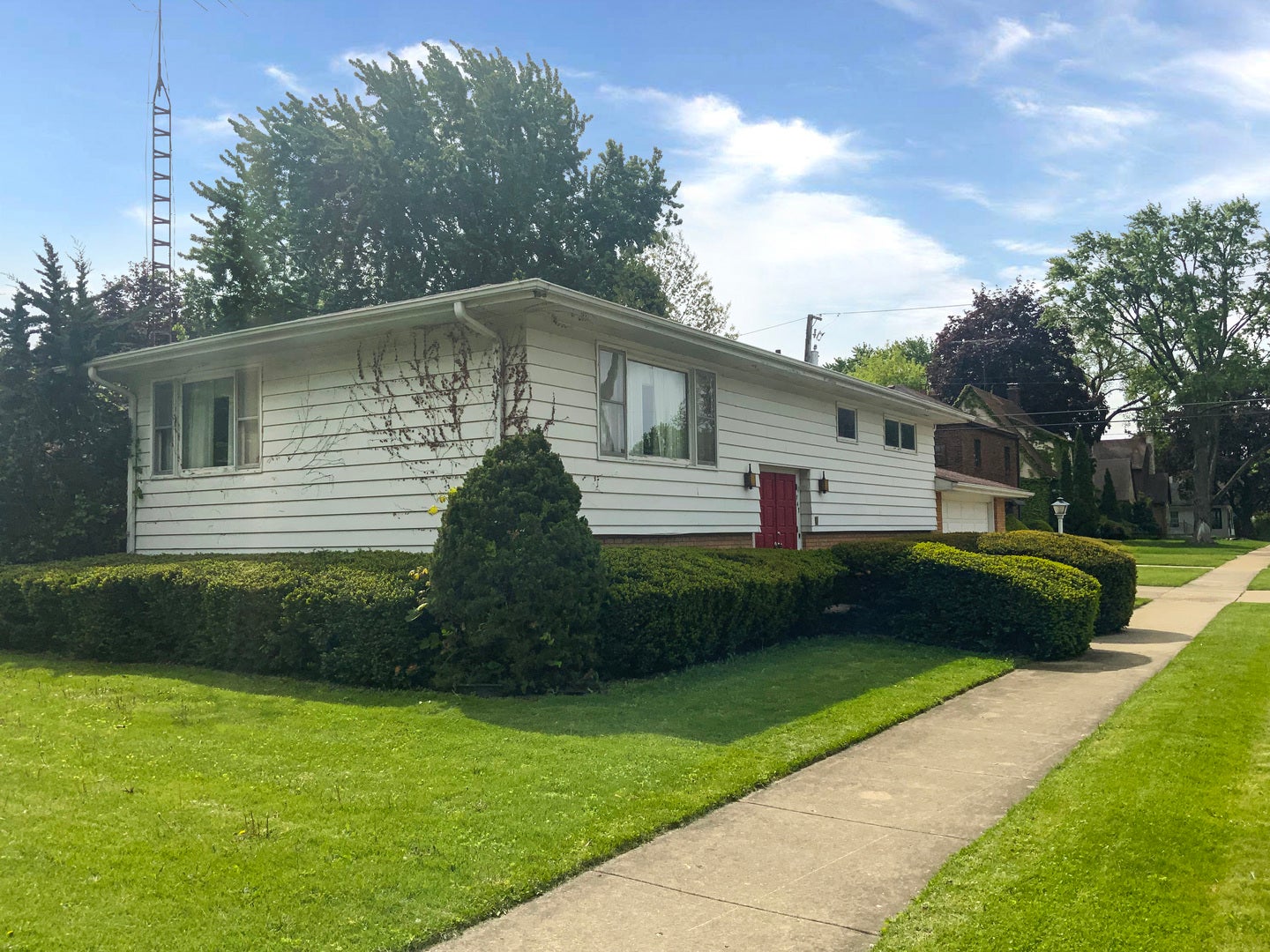 747 Palace Street