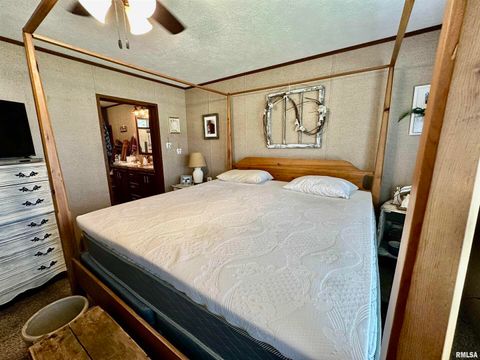 Tiny photo for 1409 W 5TH Street, West Frankfort, IL 62896 (MLS # EB458920)