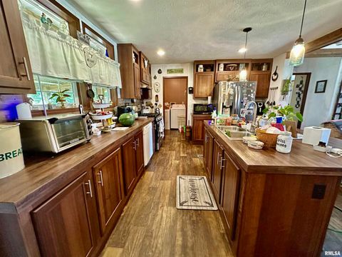 Tiny photo for 1409 W 5TH Street, West Frankfort, IL 62896 (MLS # EB458920)