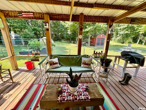 Tiny photo for 1409 W 5TH Street, West Frankfort, IL 62896 (MLS # EB458920)