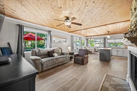 Tiny photo for 5892 Chatsworth Court, Hanover Park, IL 60133 (MLS # 12789584)