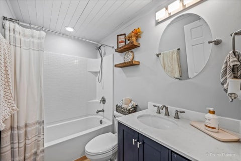 Tiny photo for 5892 Chatsworth Court, Hanover Park, IL 60133 (MLS # 12789584)