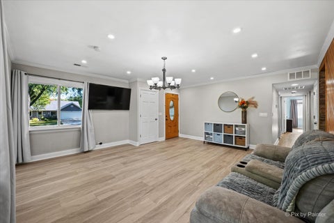 Tiny photo for 5892 Chatsworth Court, Hanover Park, IL 60133 (MLS # 12789584)