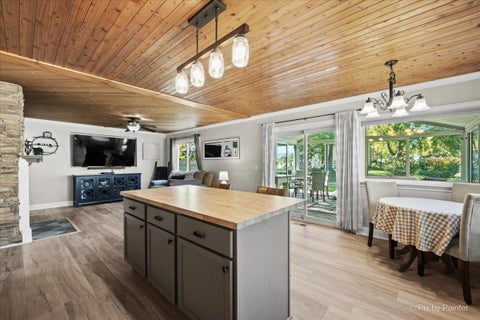 Tiny photo for 5892 Chatsworth Court, Hanover Park, IL 60133 (MLS # 12789584)