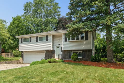 Tiny photo for Roselle, IL 60172 (MLS # 12719453)