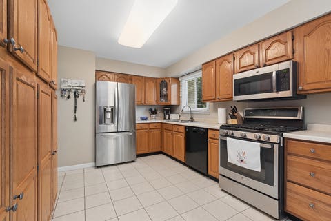 Tiny photo for Roselle, IL 60172 (MLS # 12719453)