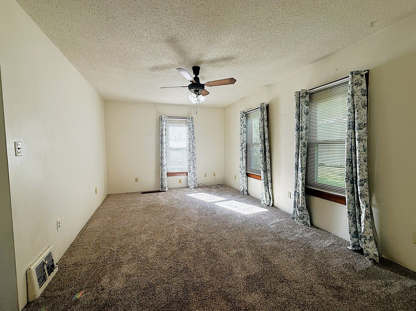 809 Inlet Avenue