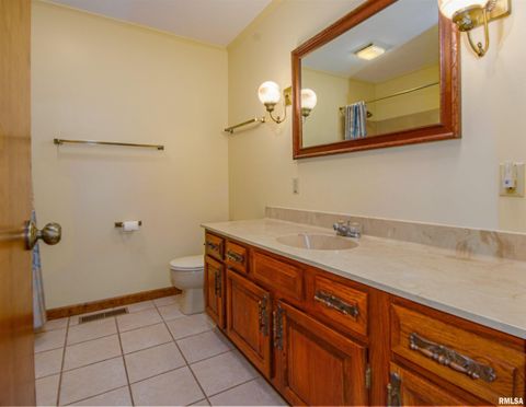 Tiny photo for 3528 OXFORD Avenue, Mt Vernon, IL 62864 (MLS # EB460583)