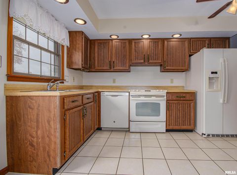 Tiny photo for 3528 OXFORD Avenue, Mt Vernon, IL 62864 (MLS # EB460583)