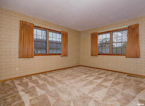 Tiny photo for 3528 OXFORD Avenue, Mt Vernon, IL 62864 (MLS # EB460583)