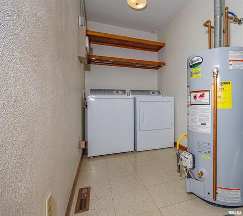 Tiny photo for 3528 OXFORD Avenue, Mt Vernon, IL 62864 (MLS # EB460583)