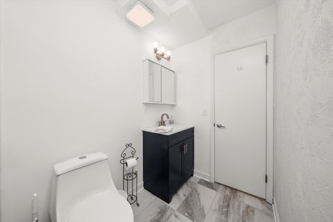 Tiny photo for 415 S Maple Avenue #202, Oak Park, IL 60302 (MLS # 12611735)