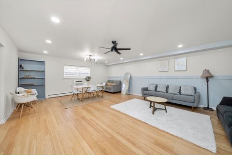 Tiny photo for 415 S Maple Avenue #202, Oak Park, IL 60302 (MLS # 12611735)