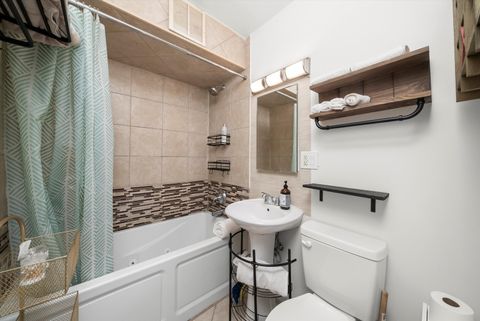 Tiny photo for 415 S Maple Avenue #202, Oak Park, IL 60302 (MLS # 12611735)