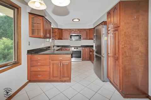 Tiny photo for 628 Camelot Drive, Burr Ridge, IL 60527 (MLS # 12692569)