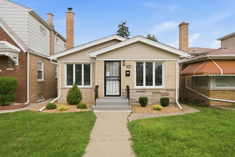 Photo of 8437 S King Drive, Chicago, IL 60619 (MLS # 12742472)