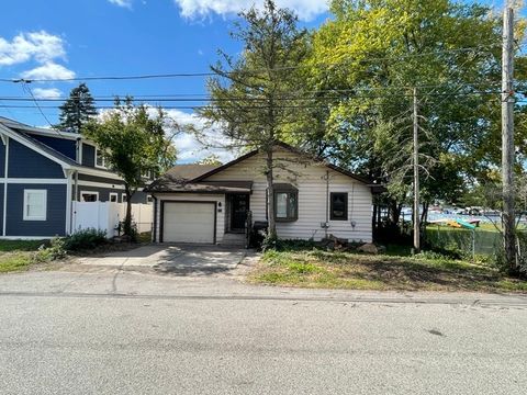 709 LAKE SHORE Drive Wauconda IL 60084
