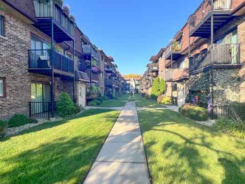 Tiny photo for 7604 W Lawrence Avenue #1B, Harwood Heights, IL 60706 (MLS # 12490550)