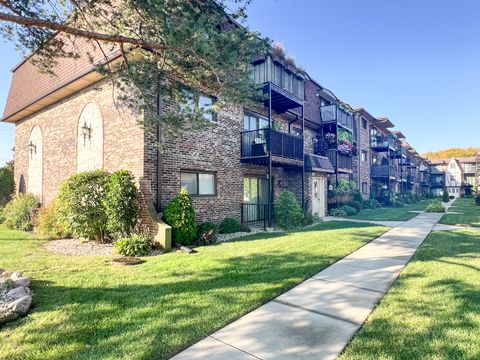 Tiny photo for 7604 W Lawrence Avenue #1B, Harwood Heights, IL 60706 (MLS # 12490550)