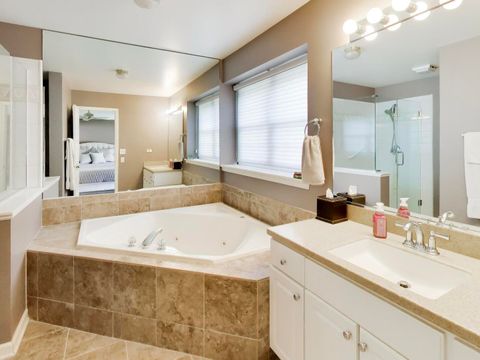 Tiny photo for 634 Kendallwood Court, Crystal Lake, IL 60014 (MLS # 12626114)