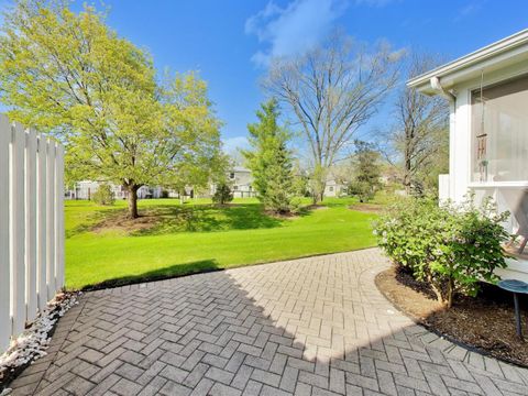 Tiny photo for 634 Kendallwood Court, Crystal Lake, IL 60014 (MLS # 12626114)