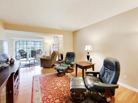 Tiny photo for 634 Kendallwood Court, Crystal Lake, IL 60014 (MLS # 12626114)