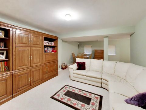 Tiny photo for 634 Kendallwood Court, Crystal Lake, IL 60014 (MLS # 12626114)