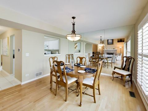 Tiny photo for 634 Kendallwood Court, Crystal Lake, IL 60014 (MLS # 12626114)