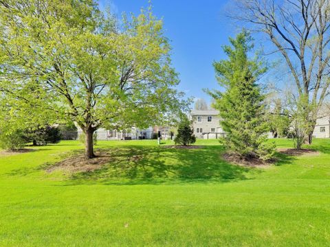 Tiny photo for 634 Kendallwood Court, Crystal Lake, IL 60014 (MLS # 12626114)