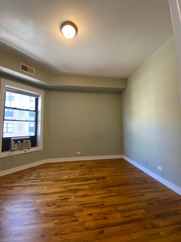 856 W Montrose Avenue 2A