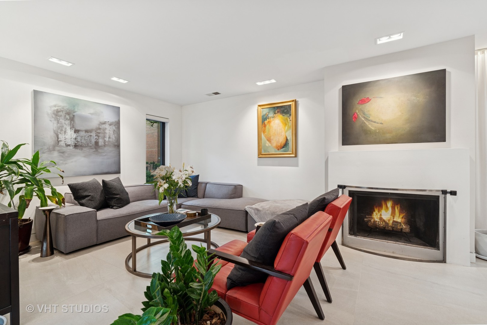 345 W BARRY Avenue 8