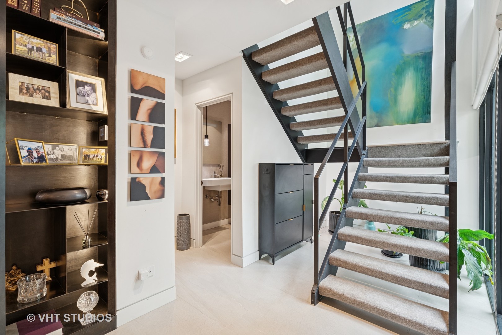 345 W BARRY Avenue 8