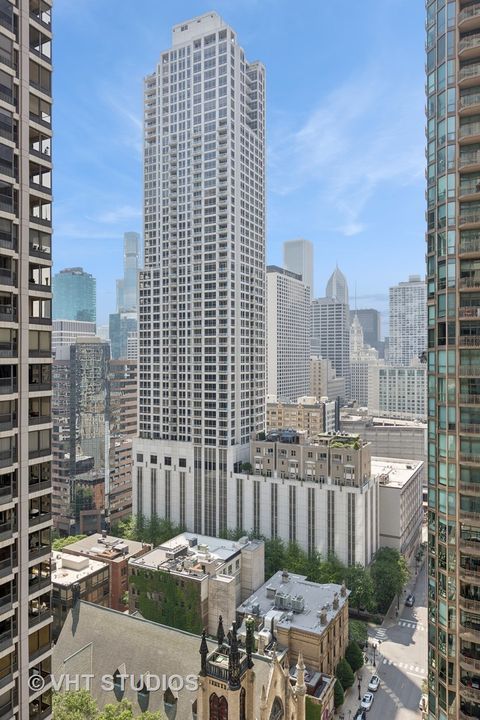 Tiny photo for 25 E Superior Street #2405, Chicago, IL 60611 (MLS # 12458344)