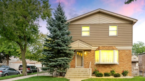 Photo of 11001 S Ridgeway Avenue, Chicago, IL 60655 (MLS # 12790912)