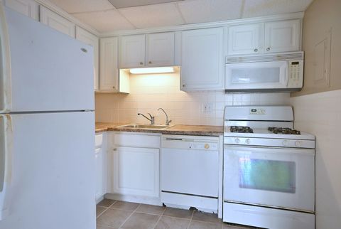 Tiny photo for 128 1/2 CORA Avenue #B, Fox Lake, IL 60020 (MLS # 12640554)