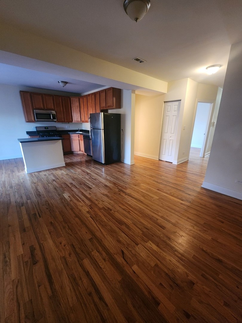 5014 N Harding Avenue 2