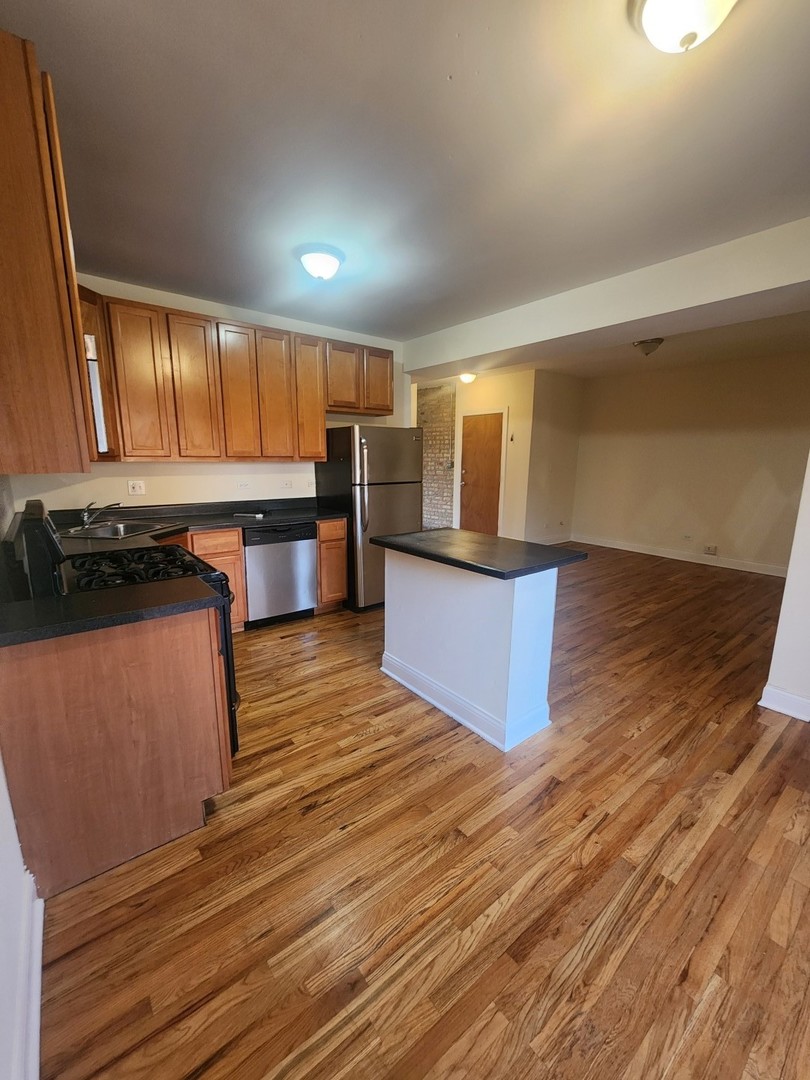 5014 N Harding Avenue 2