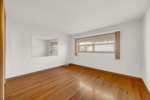 Tiny photo for 10916 Kingston Street, Westchester, IL 60154 (MLS # 12617475)